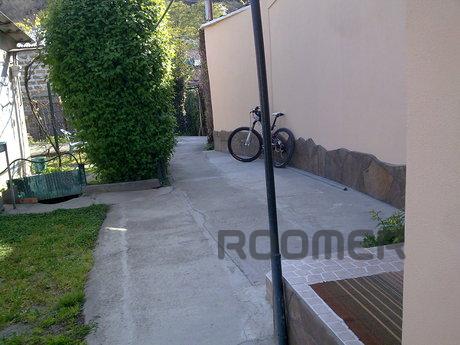Rent one-room apartment in Alushta, Alushta - apartment by the day