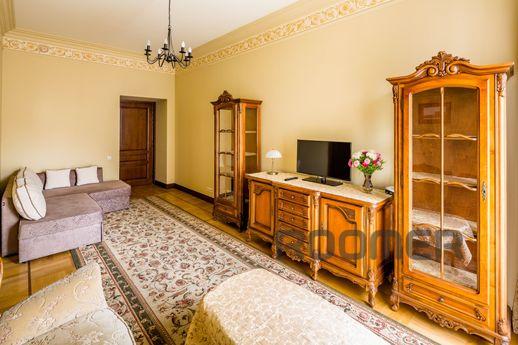 I rent 2k sq. Copernicus Street, Lviv - apartment by the day