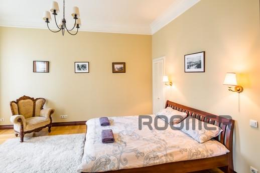 I rent 2k sq. Copernicus Street, Lviv - apartment by the day