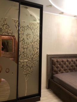2 к VIP кв. посуточно, комиссия 0%, Черноморск (Ильичевск) - квартира посуточно