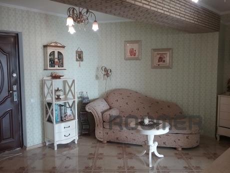 2 bedroom apartment 200m from the sea, Alushta - apartment by the day