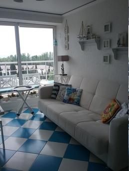 2 bedroom apartment 200m from the sea, Alushta - apartment by the day