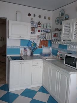 2 bedroom apartment 200m from the sea, Alushta - apartment by the day