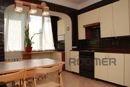 2-br  Levoberezhnaya, Rusanivka, Kyiv - apartment by the day