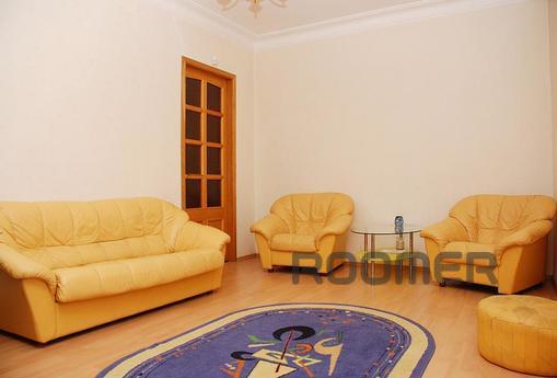 2-BR apartment in the center, University, Kyiv - apartment by the day