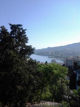 For the summer for couples 1k.i 2k. EVRO, Yalta - apartment by the day