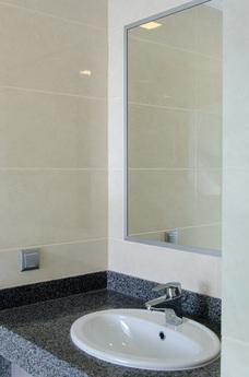 Excellent apartment in the center of met, Kharkiv - apartment by the day