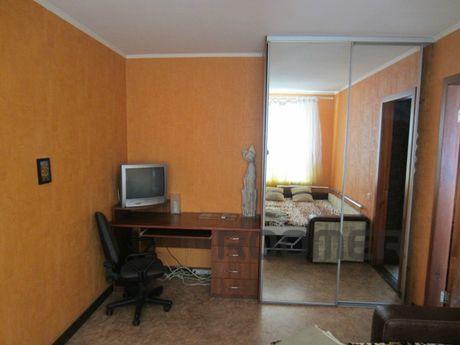 Rent your 1 km. 5 minutes. from m.H. Gor, Kharkiv - apartment by the day
