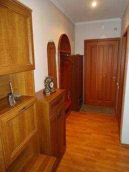 Apartment for rent in the quiet center, Dnipro (Dnipropetrovsk) - apartment by the day