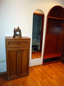 Apartment for rent in the quiet center, Dnipro (Dnipropetrovsk) - apartment by the day