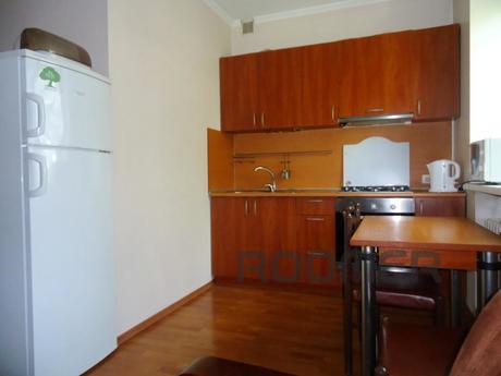Apartment for rent in the quiet center, Dnipro (Dnipropetrovsk) - apartment by the day