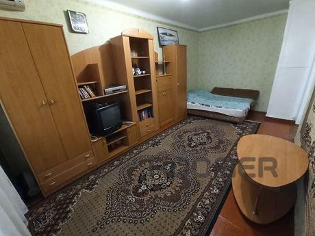 Rent 2-room apartment in Chernomorsk, on the street. Danchek