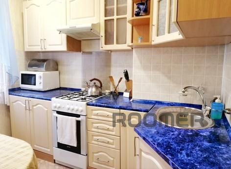 2 Room Apartment from the Host, Yuzhny - apartment by the day