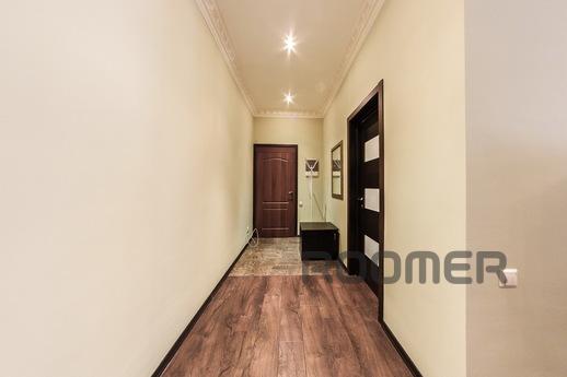 Elegant apartment on Nevsky 81, Saint Petersburg - apartment by the day