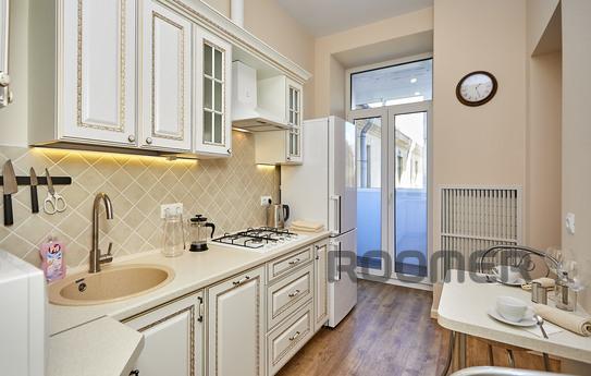 Italian 11, Saint Petersburg - apartment by the day