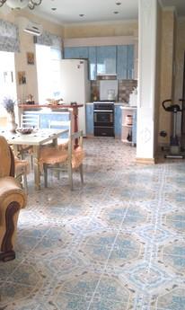 Art Villa Ivan @ Valentina, Chernomorsk (Illichivsk) - apartment by the day