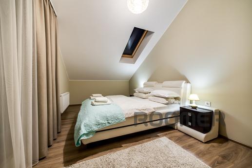 Belgian Two Bedroom Apartment, Lviv - apartment by the day