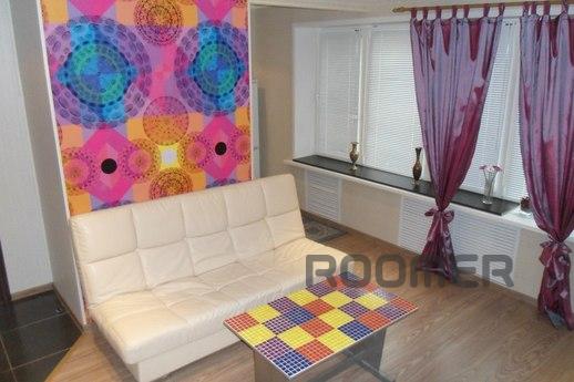 studio apartment in the city center, Samara - apartment by the day