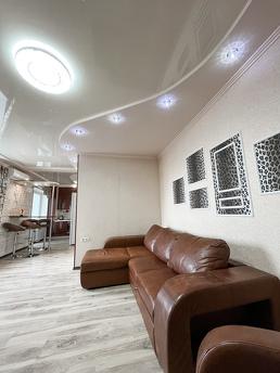 Apartment with jacuzzi CENTER, Poltava - apartment by the day