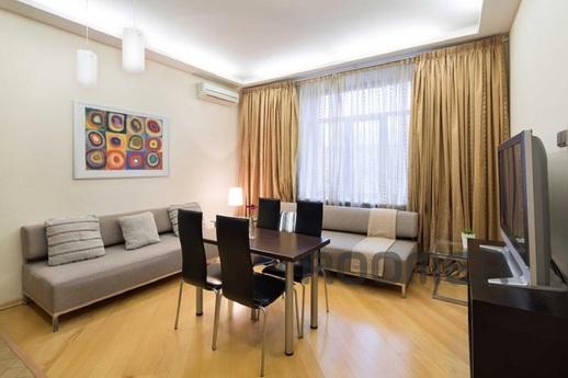 3-room Gogol 51, Novosibirsk - apartment by the day