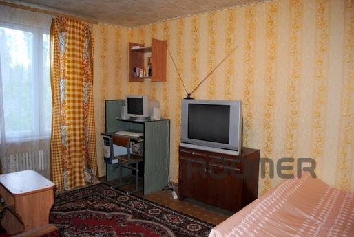 Rent 1st apartment a young couple on the, Voronezh - apartment by the day