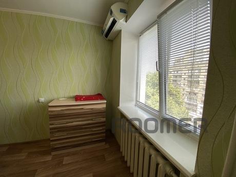 Two-room apartment in the center, Mykolaiv - apartment by the day