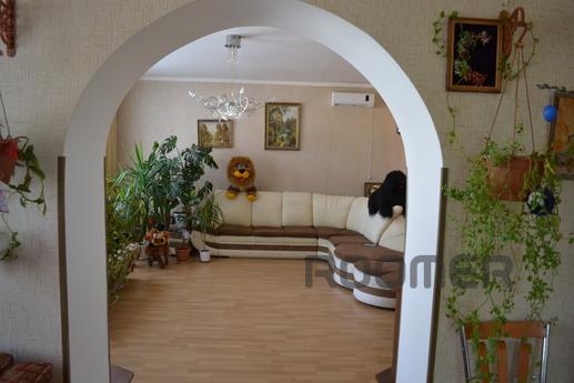 Большой дом с двором,800 м. до пляжей, Евпатория - квартира посуточно
