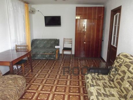 Rent HIS STUDIO APARTMENT, Feodosia - apartment by the day