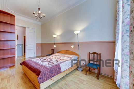 2-bedroom apartment in the center, Saint Petersburg - apartment by the day