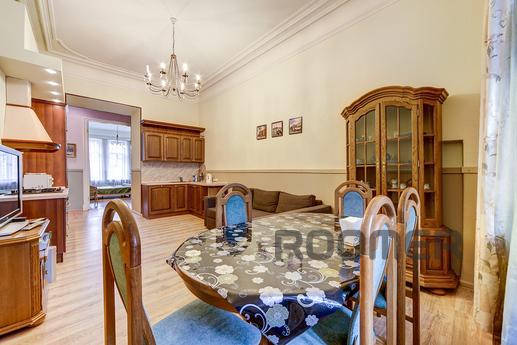 2-bedroom apartment in the center, Saint Petersburg - apartment by the day