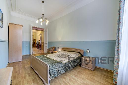 2-bedroom well-appointed apartment with repairs in the St. P