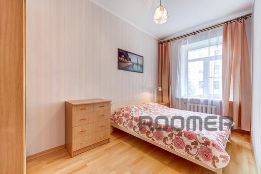 One bedroom apartment in a luxury center near Nevsky Prospek
