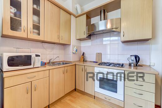 Spacious 2-bedroom apartment, Saint Petersburg - apartment by the day