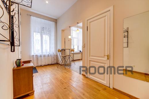 Apartment on Konyushenny Lane, Saint Petersburg - apartment by the day