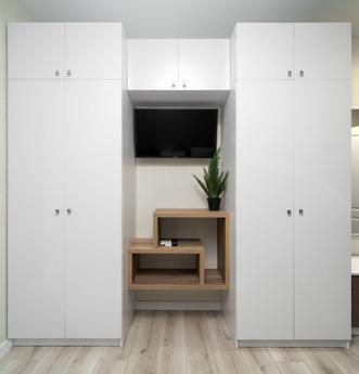 Bright 1-room studio 3 min. from metro Y, Kharkiv - apartment by the day