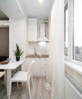 Bright 1-room studio 3 min. from metro Y, Kharkiv - apartment by the day