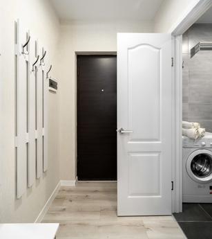 Bright 1-room studio 3 min. from metro Y, Kharkiv - apartment by the day
