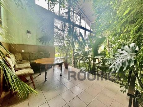 HOUSE-GREENERY 50m from the sea, Mykolaivka - apartment by the day