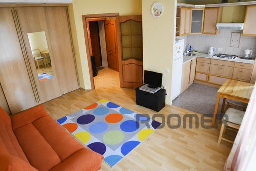 Modern studio apartment in the center, Yekaterinburg - apartment by the day