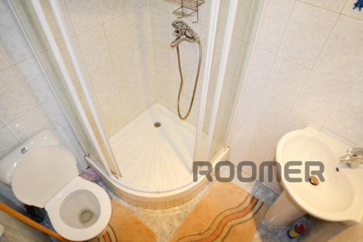 Modern studio apartment in the center, Yekaterinburg - apartment by the day