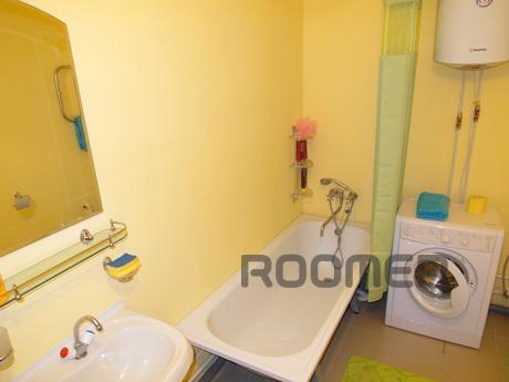 Large one bedroom apartment, Yekaterinburg - apartment by the day