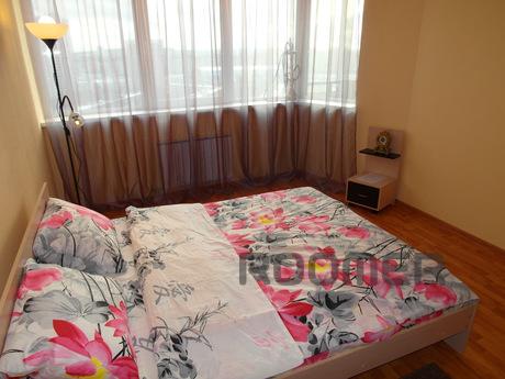 Large one bedroom apartment, Yekaterinburg - apartment by the day