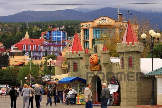 Сдается  в центре  Алушты., Алушта - квартира посуточно