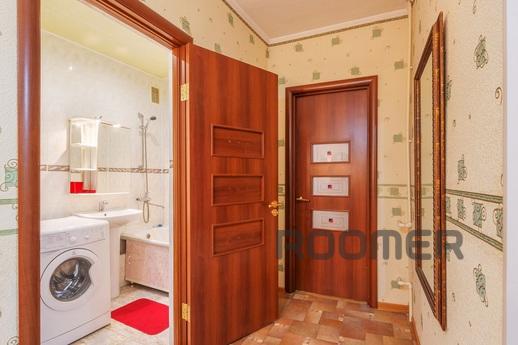 The apartment is on the Theatre Square., Rostov-on-Don - apartment by the day
