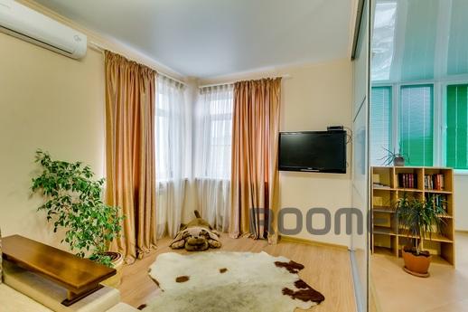 Elite House, Rostov Center, Rostov-on-Don - apartment by the day