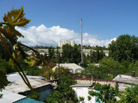 The private sector in Alushta, Alushta - apartment by the day
