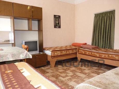 The private sector in Alushta, Alushta - apartment by the day