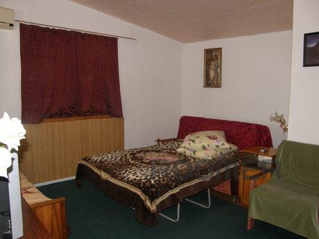 Comfortable rooms in a private house, Alushta - apartment by the day