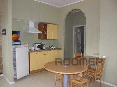 Two-room 'suite', Alushta - apartment by the day