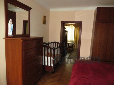 Two rooms in a mansion 10 min. from the , Lviv - apartment by the day